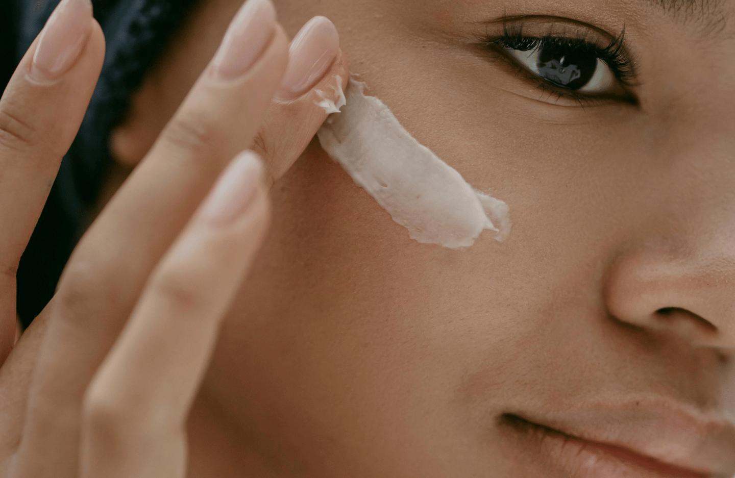 K-beauty hudpleierutinen: 10 Trinn til strålende hud